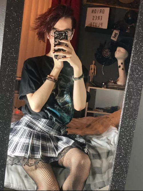 My hair looks like a spiky slide lol by CastielOnyx