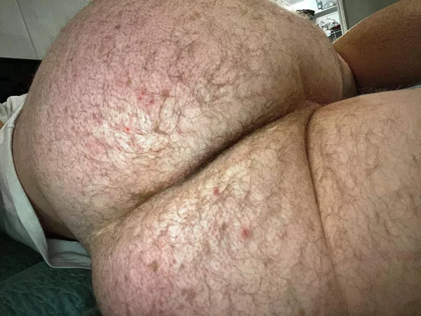 My hairy bubble butt in Utah by Gaymormonboy