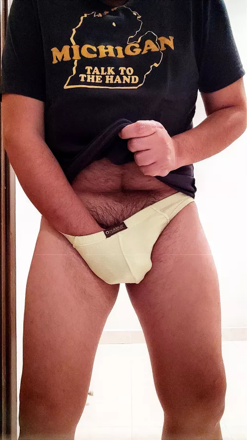 My hand is up here, boys. 😅😁 by chubbo57