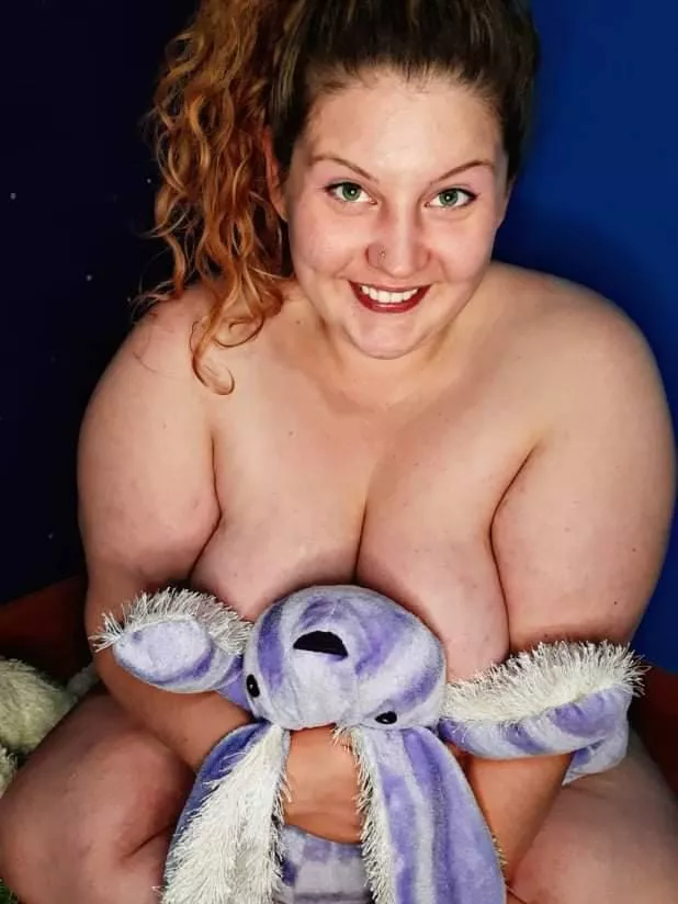 My 🐰 hiding my big titties for me. posted by Gorgeousgreen__