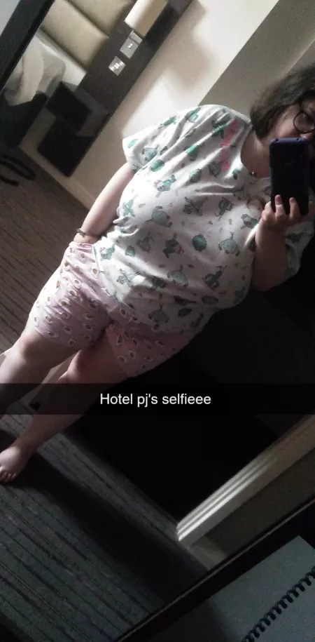 My hotel has a full length mirror, gonna take advantage of it by Hollow_Insanity