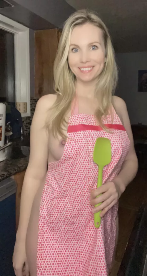 my husbands not home hut come in and get a snack by Impossible-Fix2973