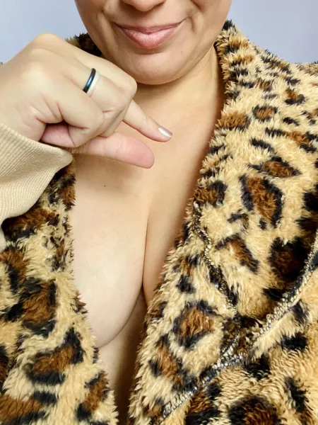 My immediate reaction to seeing your shrimp dick is to laugh my ass off at you! 🤏🏻🤣😆 [Domme] by lillymarie3