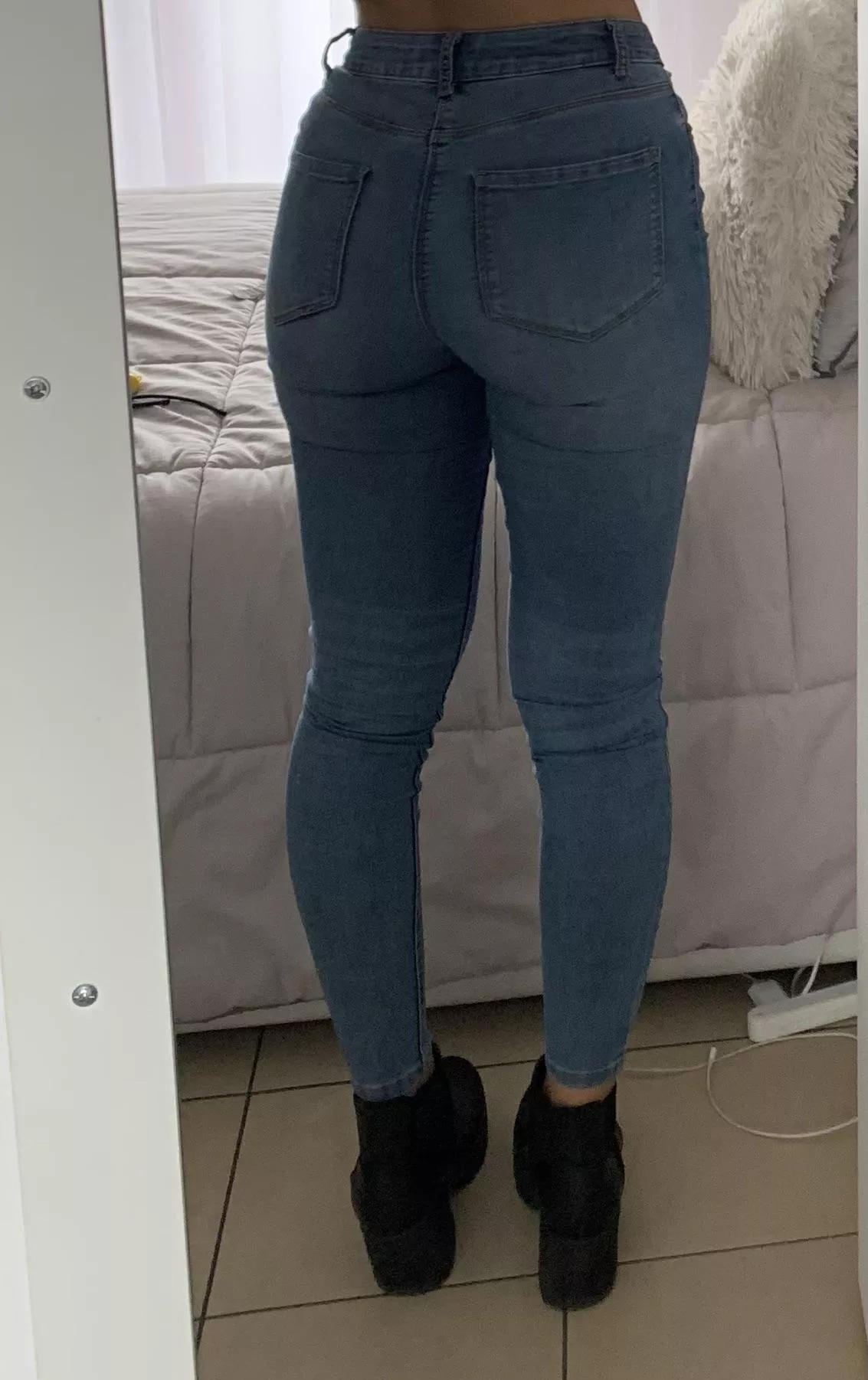 my jeans are tight, come take them off 😜 posted by princessxxonly