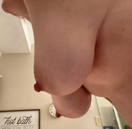 My kitty wants to feed some hungry mouths this Friday morning! by icthus_medicus