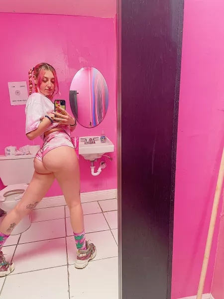 My legs have no business being this long by apenasloucura55