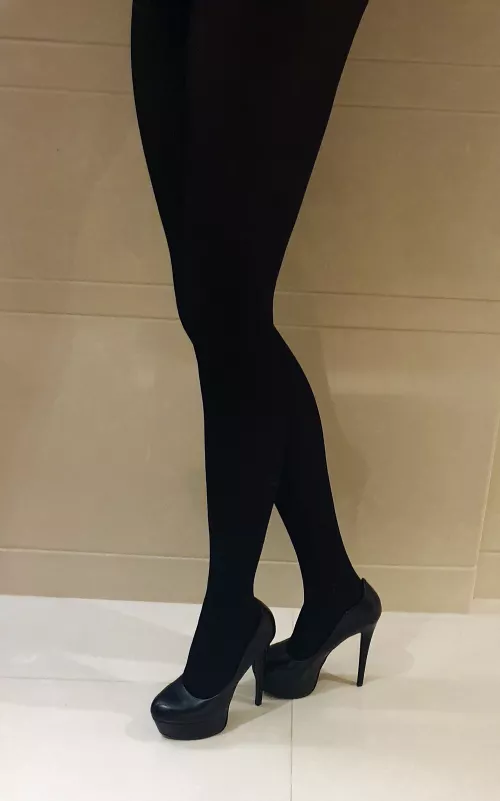 my legs in black pantyhose and heels! [F] by luna_vera88
