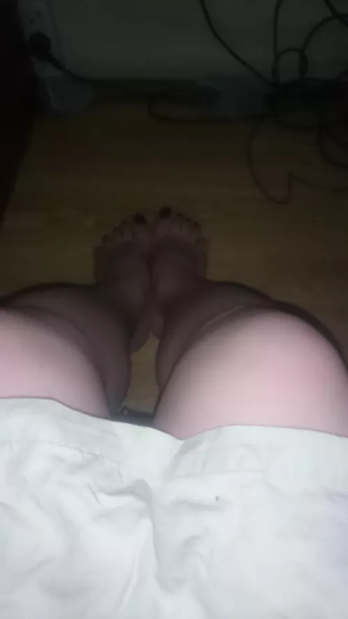 My legs now... can you push me further? I want to be whored more by Sissypea
