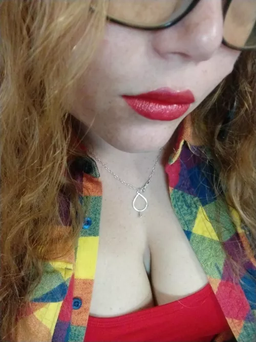 My lipstick doesn't smudge 😉 by CherryPeaks