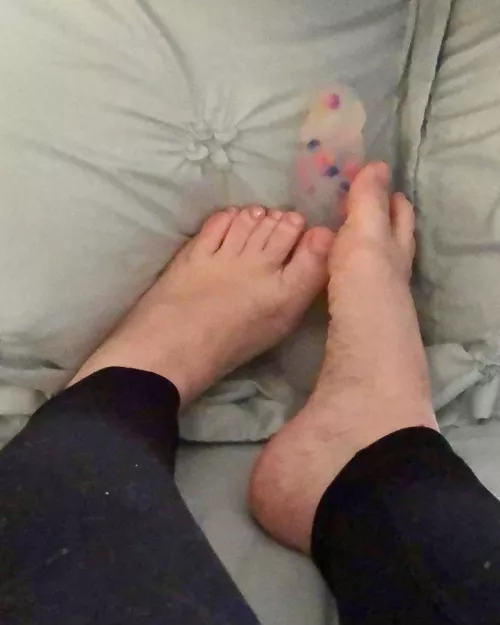 My little piggies are dirty, aren’t they? by chloethefae