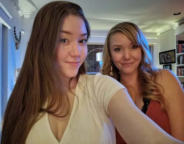 My mama and I say hi 👋😁 by jade_love_12345