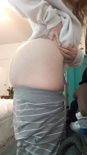 My married gfs booty 🤤 posted by kingleonidus12