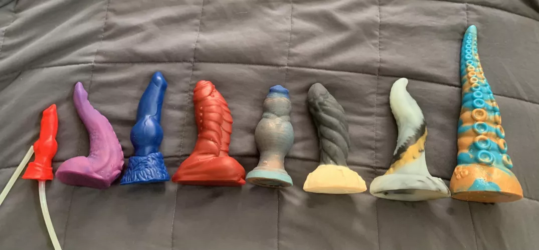 My medium Ika towers over all my minis & smalls lol by sephardisub