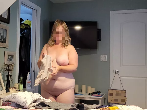 My milf getting ready for a night out by Cra7yjoe12