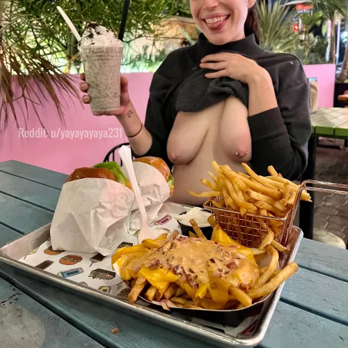 My milkshake isn’t the only thing bringing boys to the yard by yayayayaya231