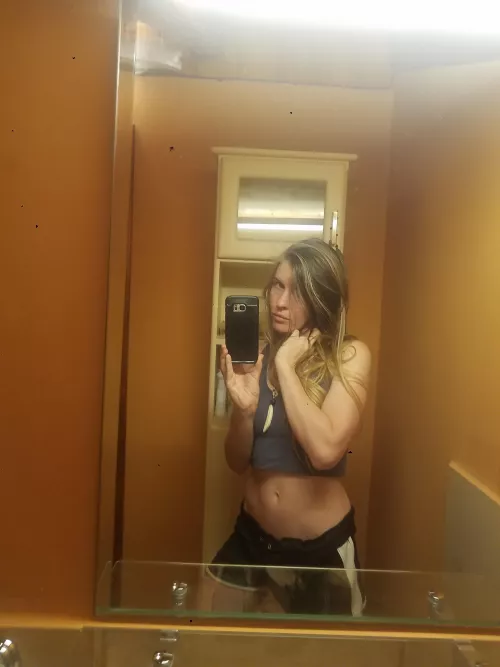 My mirror is pretty clean! by Astraelucifera