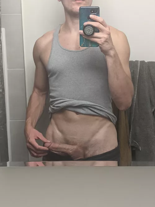 My mirror is the perfect height for these pics by GabbaGhoul973