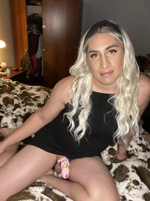 my mistress prefers me locked up, what do you think? by mykey182