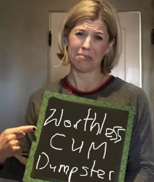 My mom && aunt went to confront my bully && his 5 friends at his house I begged her not to go but she did anyways && I just got this text from her phone by we_back