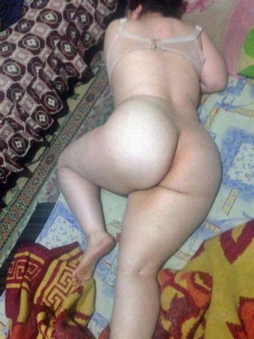 My mom. Wwyd to her? by Scratch-Pale