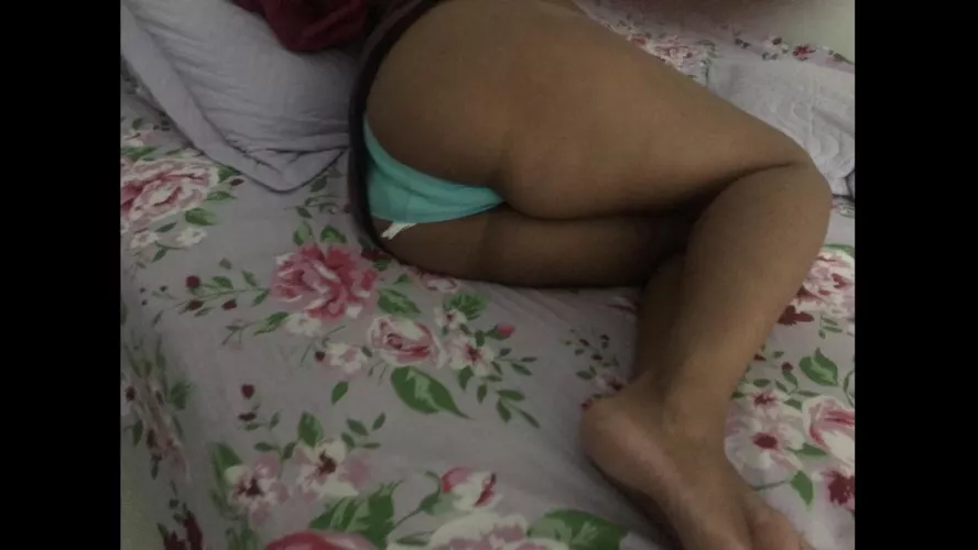 My mom’s ass 👀 by filhodarmae