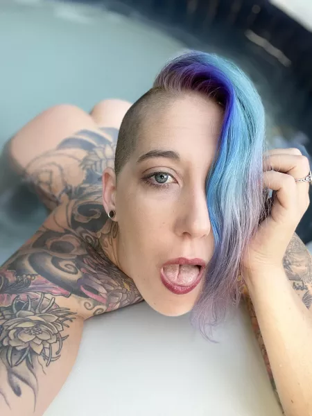 My mouth is meant to be filled. Who’s got me? by sexyslutwifey