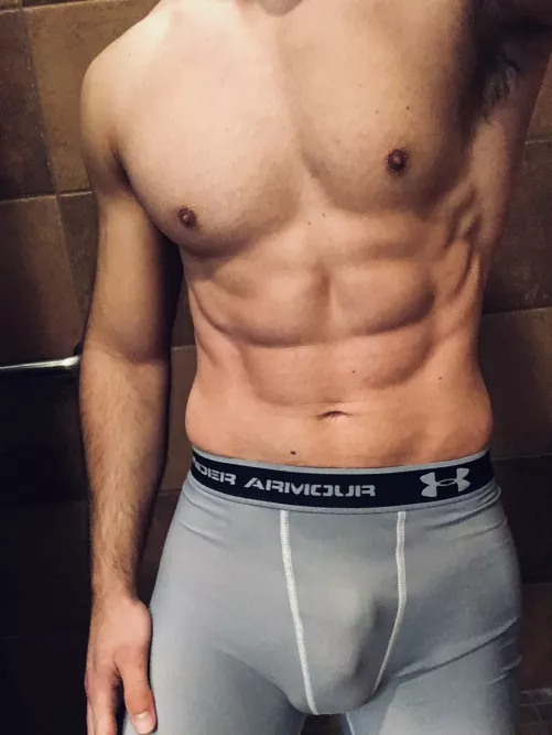 My muscles aren't the only thing that's growin'... [M][31] by vegascoyote_20