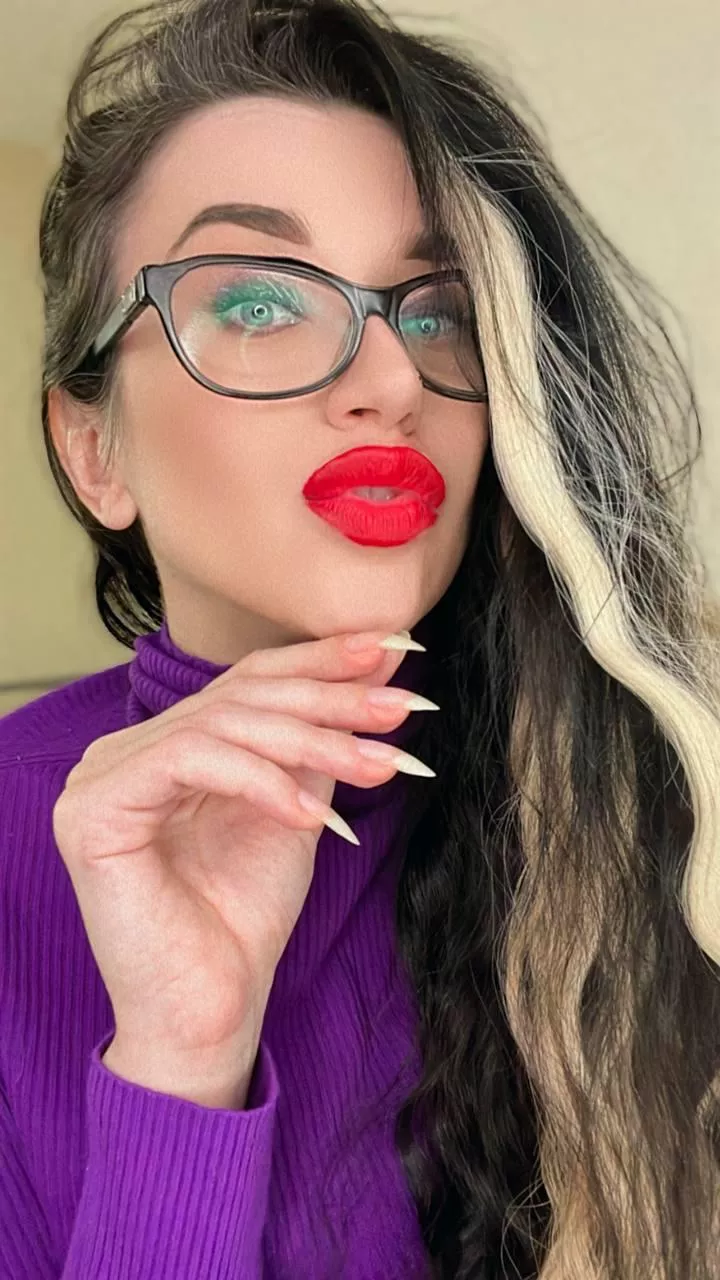 My natural nails 💅🏻 posted by Juliadomaina