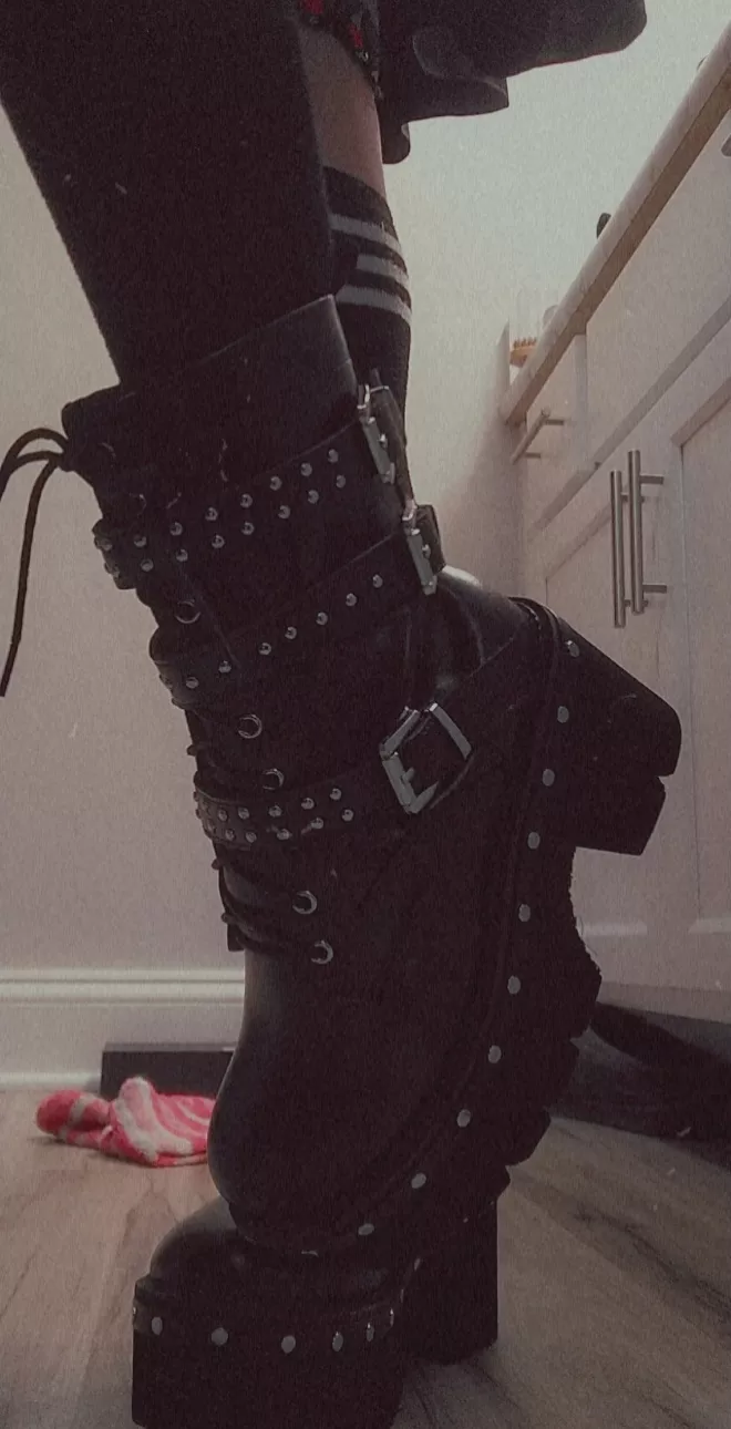 My new boots 🤭 posted by Storm_Temptress
