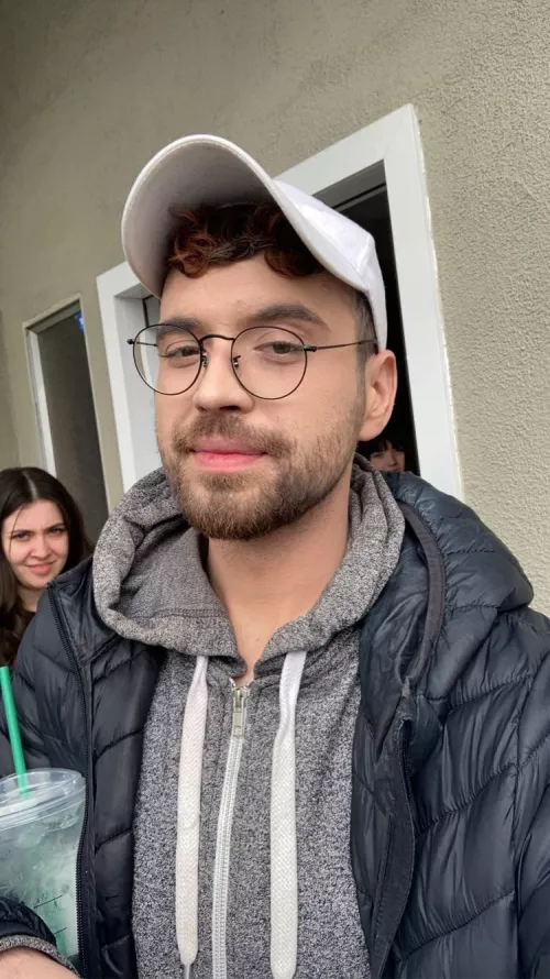 My new glasses make me feel papa af 🥵