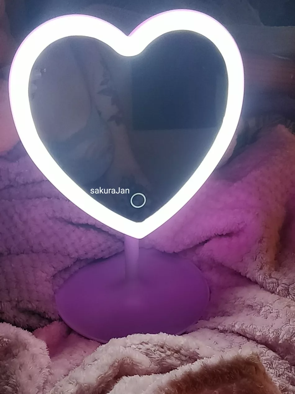 My new mirror is cute as heck 💕💗 posted by sakuraJan