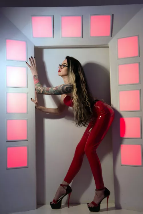 My new red pants mmmm by Juliadomaina