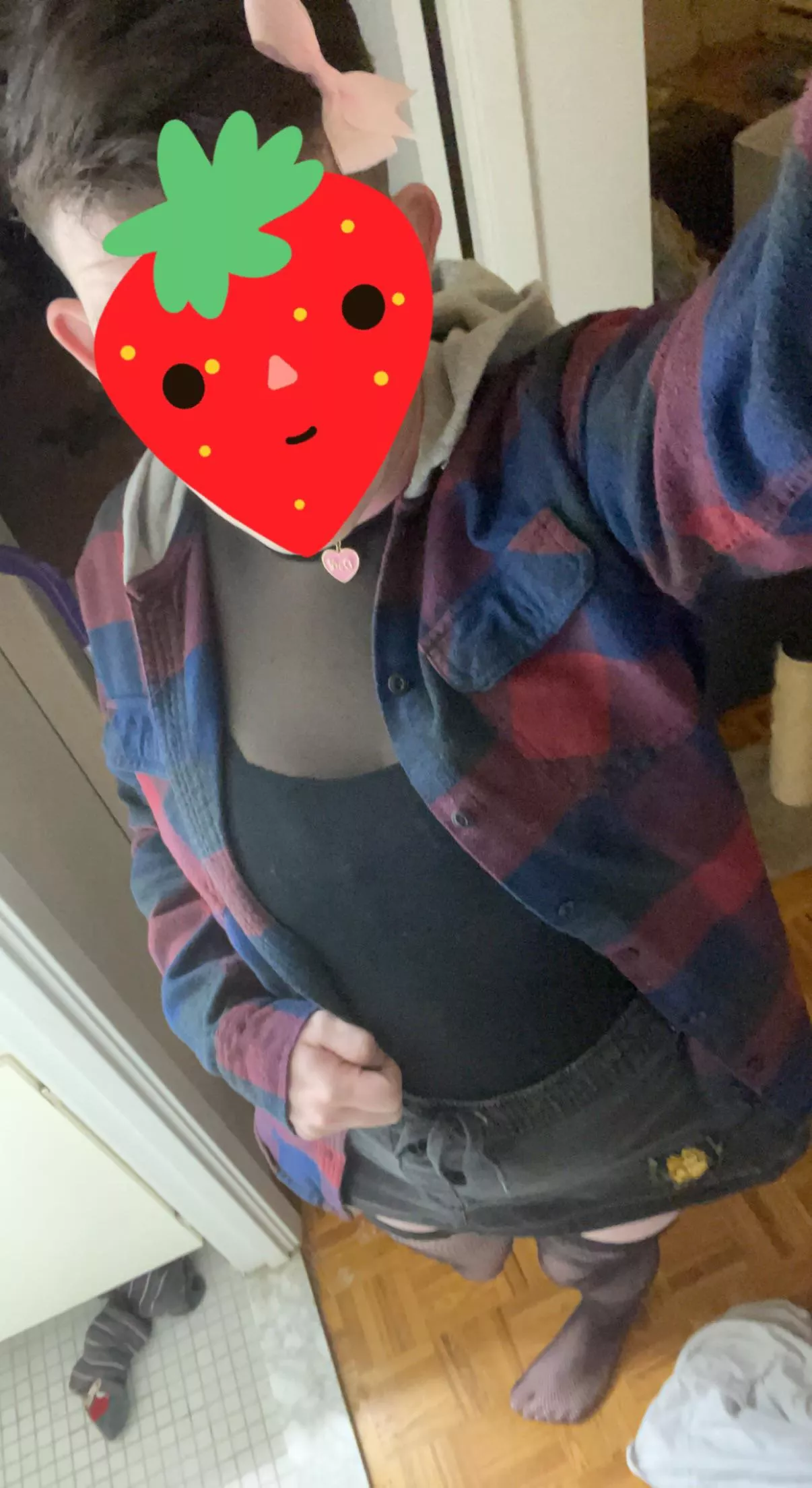 my new skirt hides my diapey so well Daddy!! just don’t make me bend over too far… (ftm trans into misgendering, any pronouns welcome) posted by foggyfag