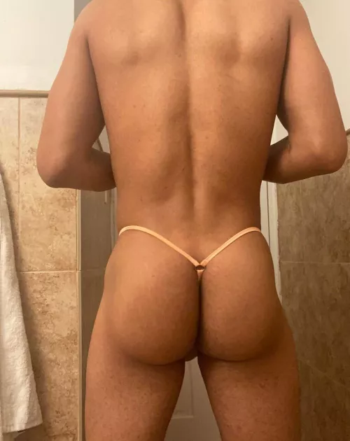 My new 🍑 thong by PeachCrocodile2