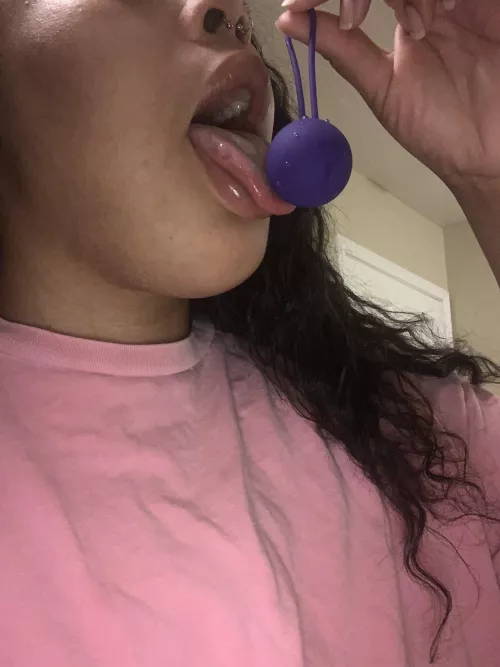 My new toy 👅 [24F] by Br0wn_Babe