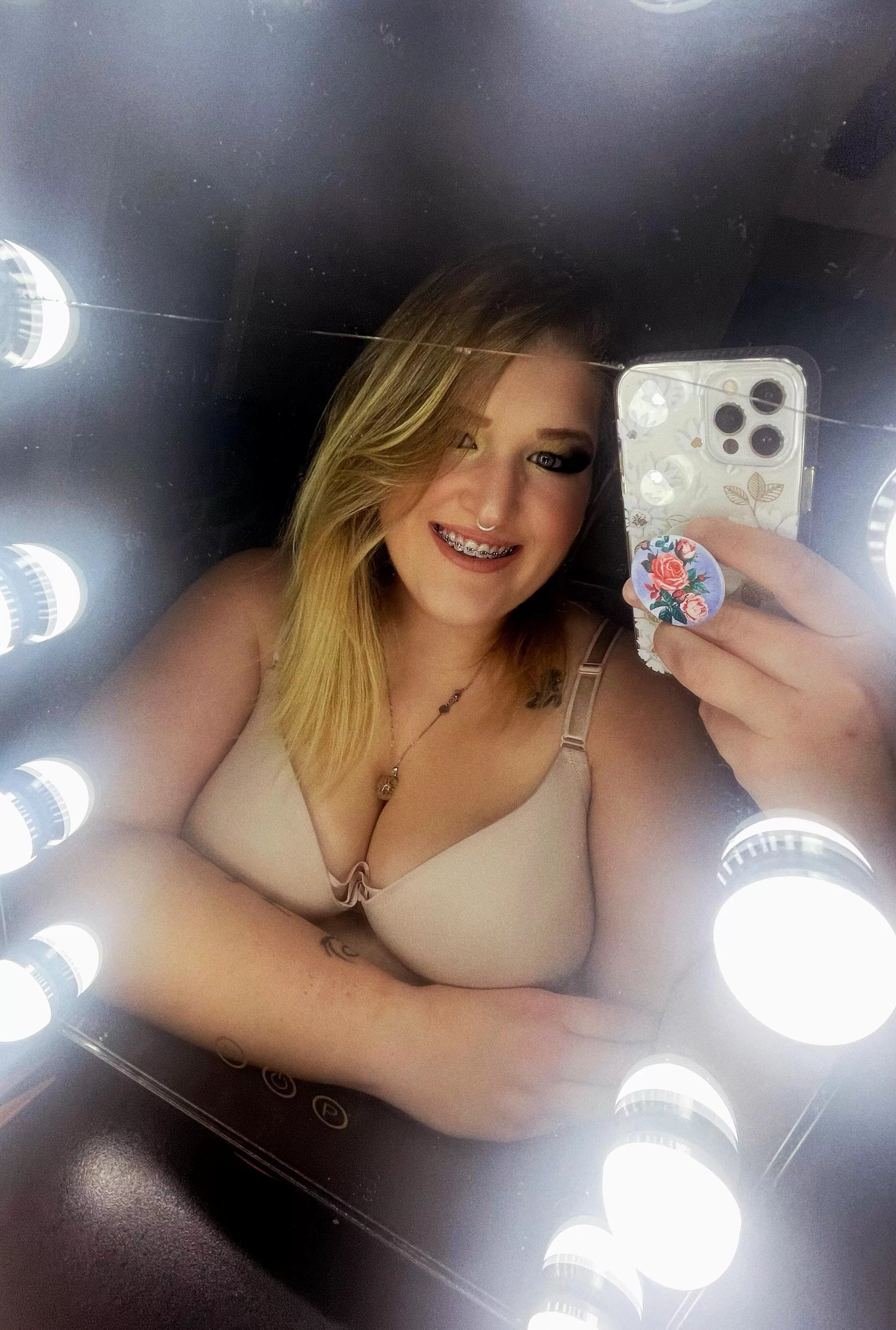 My New Years makeup. Didn’t go out but wanted to look pretty :) posted by mira-mis-tetas