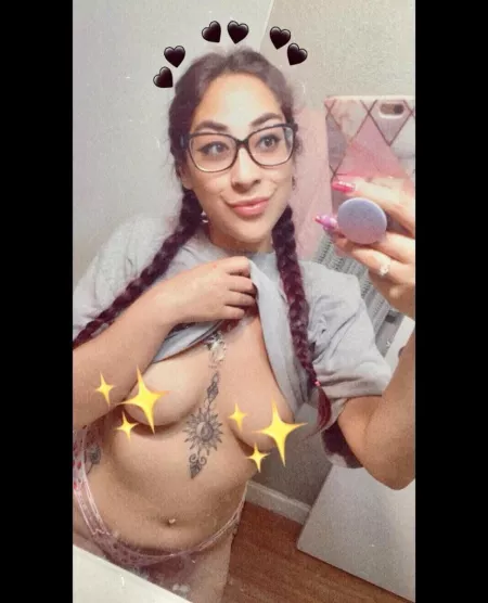 🖤✨ My OnlyFans is FREE to subscribe 🖤✨ 22 yo Naughty Latina 😈 Link in comments!👇🏽 Come say hey, I promise I don’t bite 😋 by foreignrose