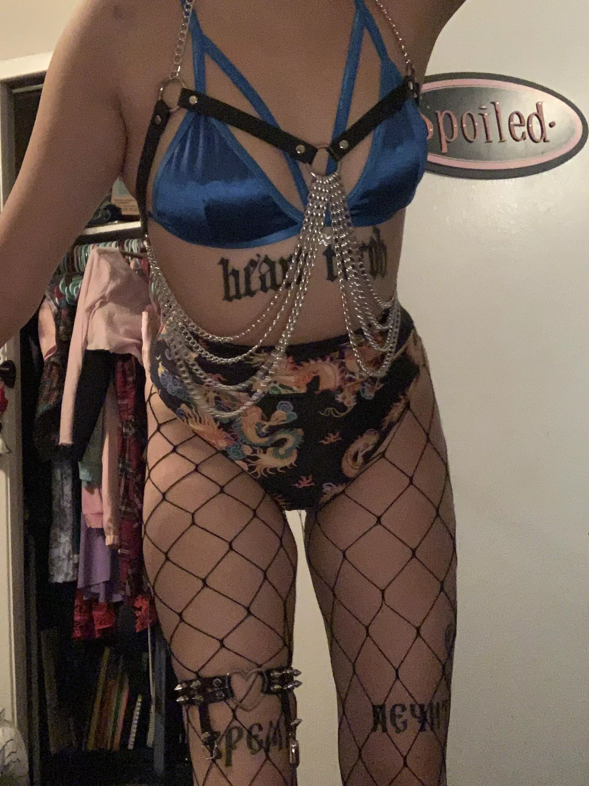 My outfit for kompany posted by Substantial-Ad8550