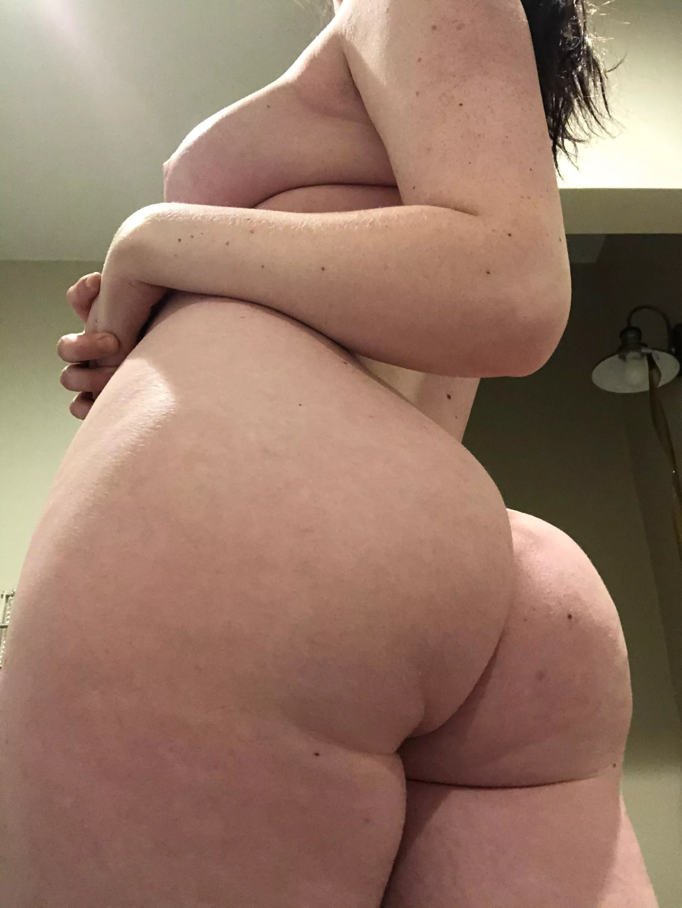 my phat white ass :) posted by wennsfl