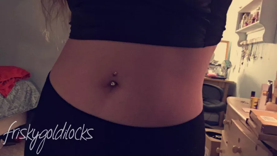 my pierced belly button ✨💎 by friskygoldilocks