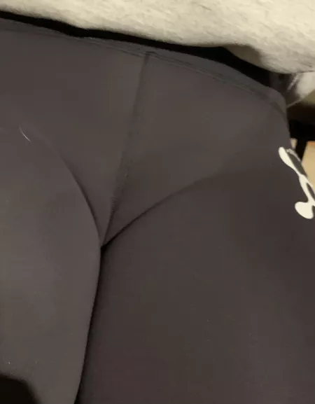 My pussy gets so hungry by hawkeyes87