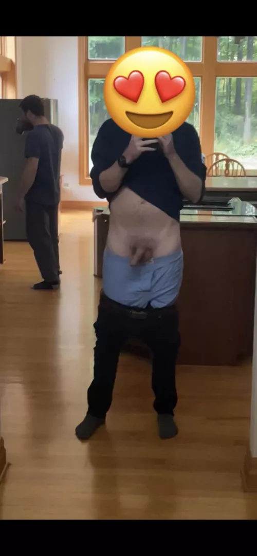 My roommate hates me by firstl6596