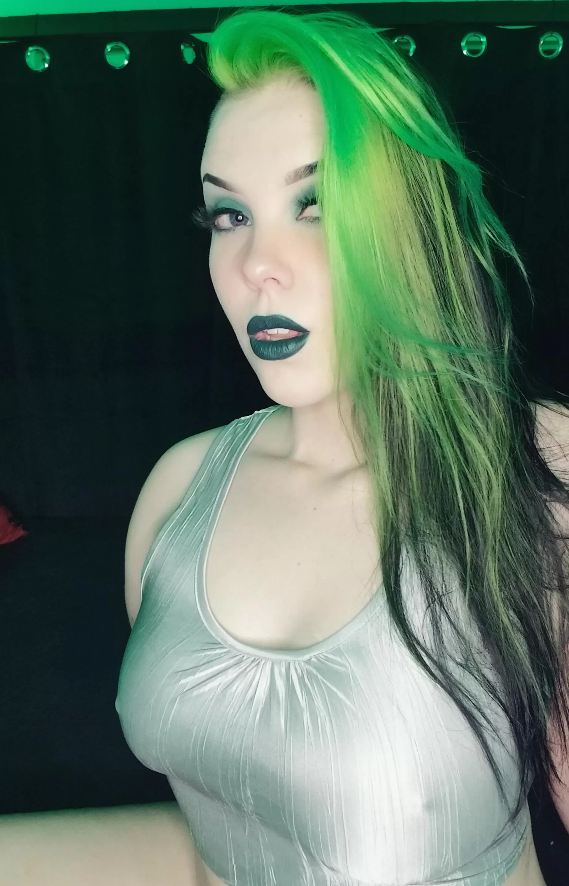 My room's a little cold. 👀 posted by TeenyWalrus