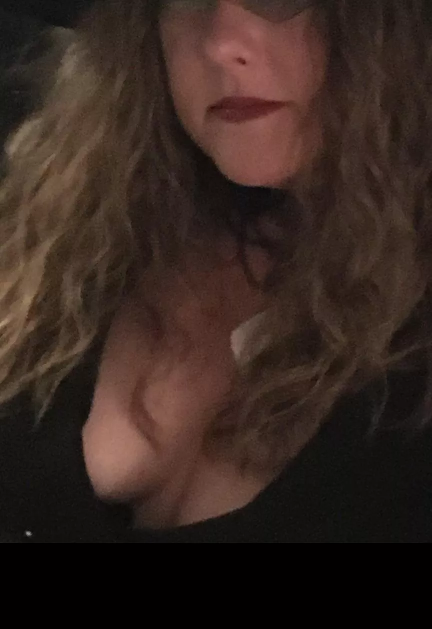 My sexy 46 y/o wife posted by Longjumping-Fix-2729
