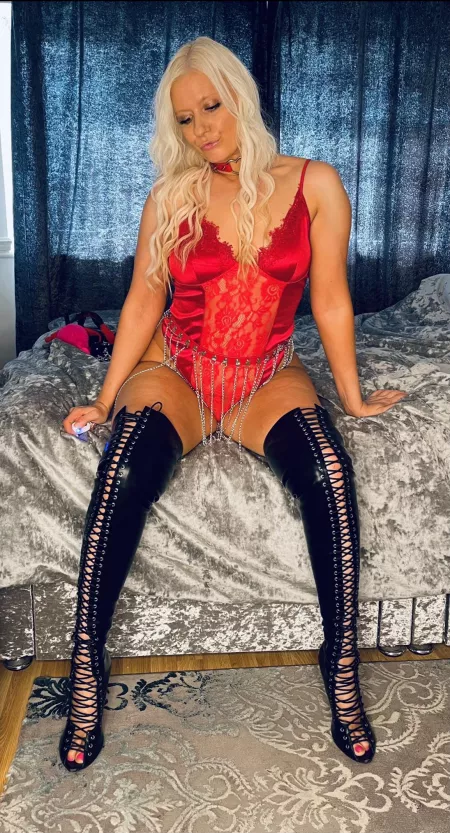 My sexy thighs could crush you by sparkly-and-savage