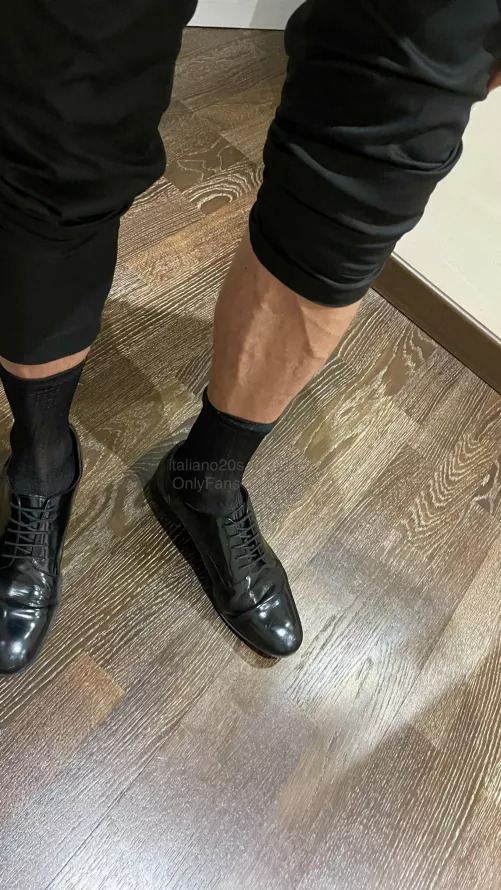 My sheer socks are warm and smelly by italiano20s