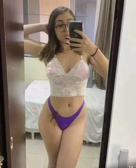 My simple mistress seeking for more submissive slave who’s ready to serve me and we explore kinks together chat me on Snapchat kendrabecca by Flimsy-Hold-8757