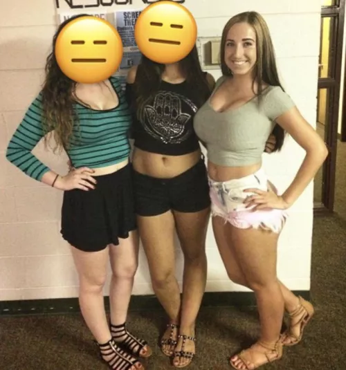 My sis wears a 34F by TheLullaby