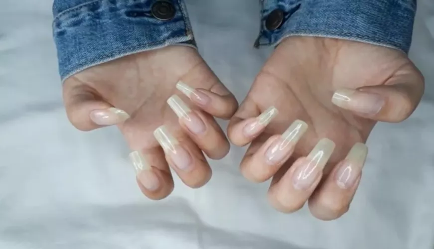 My sister's nails on Insta. Idk why I'm posting it here, as I hate those talons, but enjoy lol by mat-teo_