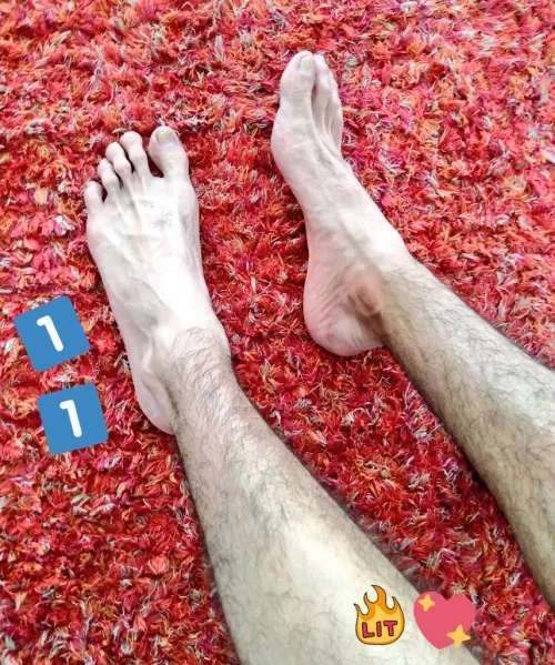 My 👣 size is 11 😱🥵 Can u imagine how long is My...? 😈 Show me the size of yours 👣👇 by santattook